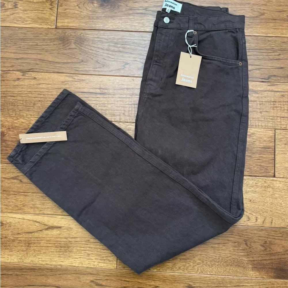 New with tags. Reformation Val 90s Mid Rise Straight Leg Jean Espresso size 30.